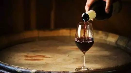 了解葡萄酒常识让你买酒不踩坑,如何鉴别进口葡萄酒的真假