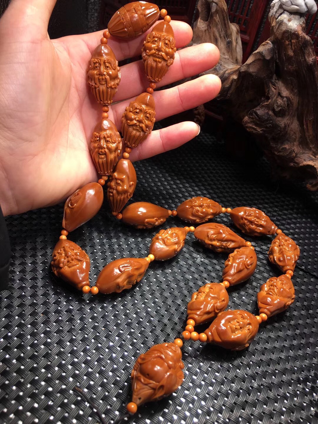 橄榄核里边都干了还容易开裂吗,橄榄核开裂用蛋清还是用502