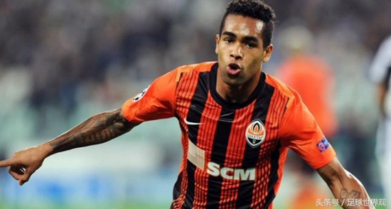 欧洲第一妖队送曼城首败昂首晋级主场基地炸毁三年了还这么强