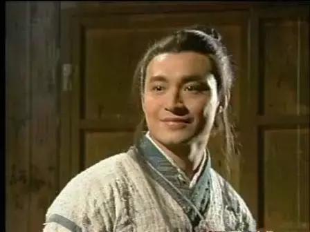 又双叒叕翻拍了!两位新晋小鲜肉你更看好谁?