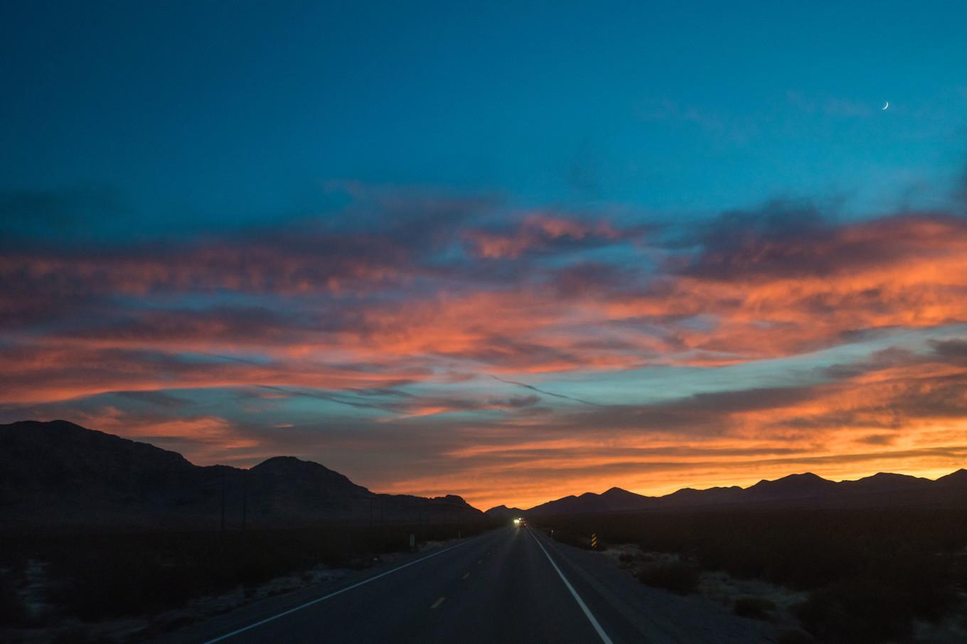 鍐呭崕杈惧窞鑻辨枃姝屾洸,鍐呭崕杈惧窞鐨勬瓕