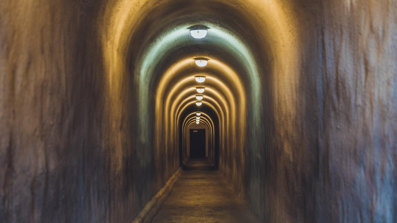 鍐呭崕杈惧窞鑻辨枃姝屾洸,鍐呭崕杈惧窞鐨勬瓕