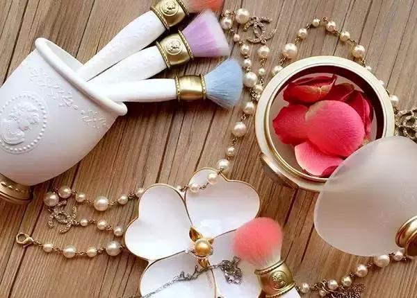 有哪些腮红美的犯规，抢劫了我的钱包