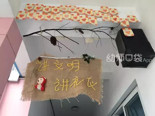 废旧物品手工吊饰小学,幼儿园废旧灯泡手工制作吊饰