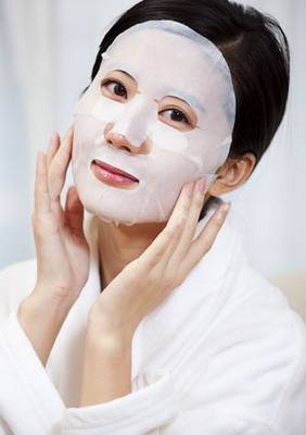 面部干燥刺痛用什么面膜,皮肤干燥敷面膜刺痛怎么办