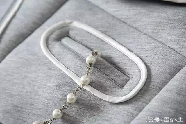 高圆圆晒别墅照，不料腿上的“魔术裤”亮了，网友：给我来一打