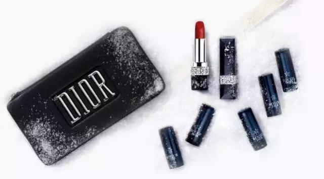 去年的衣服配不上今年的你,去年的首饰配不上今年的你了