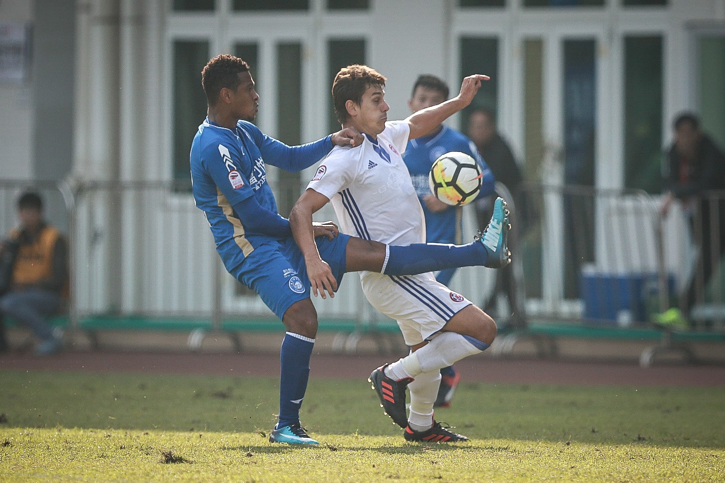 港超富力,港超主场首战久攻不下憾负东方