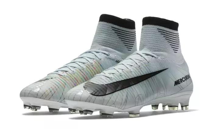 梅西第七座金球c罗反应,c罗打破国家队进球纪录的新球鞋