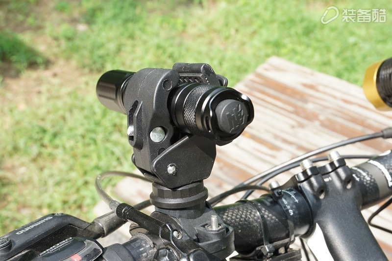 贴小招贴的，我来给你们暴暴光，不讲究