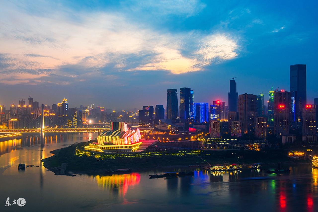 重庆雾都攻略,雾都重庆有多魔幻