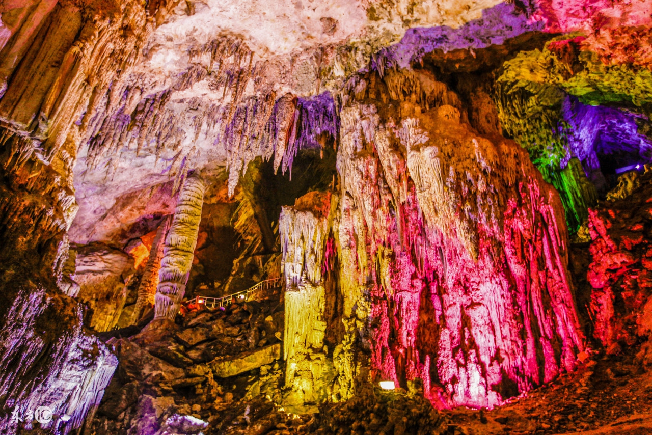 重庆雾都攻略,雾都重庆有多魔幻