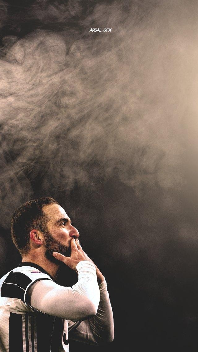 关于足球的炫酷手机壁纸,少年感的足球壁纸