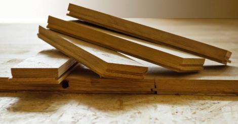 客厅地板裂缝怎么补救,花了几十万装修了个毛坯