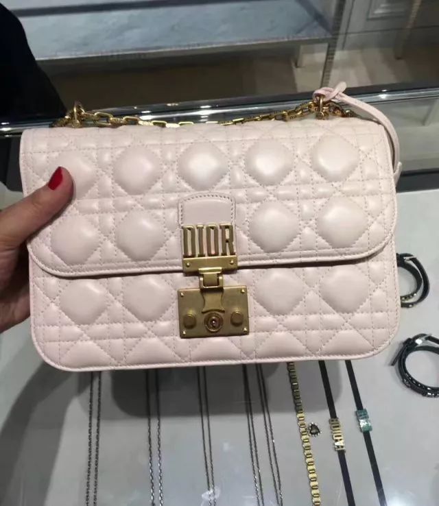 干货｜欧洲最大折扣季开始了，伦敦巴黎米兰VIP折扣现场报道！