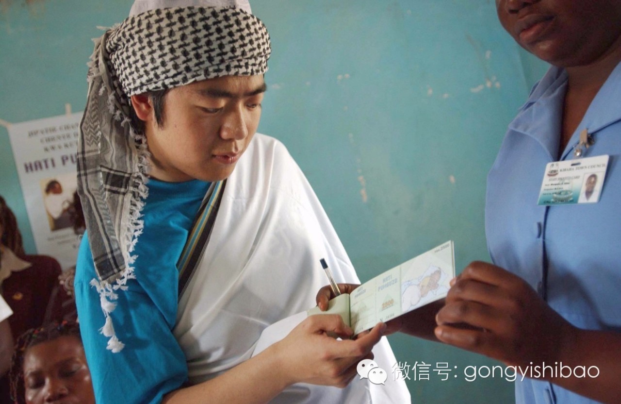 郎朗参加公益活动,特约嘉宾朗朗