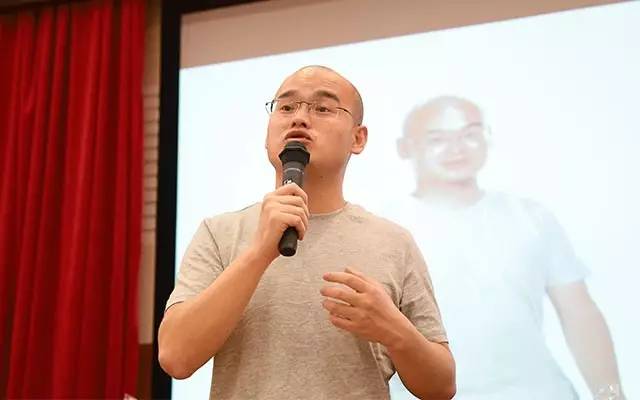 从放牛娃到大学教授,14岁少年辍学成大学教授