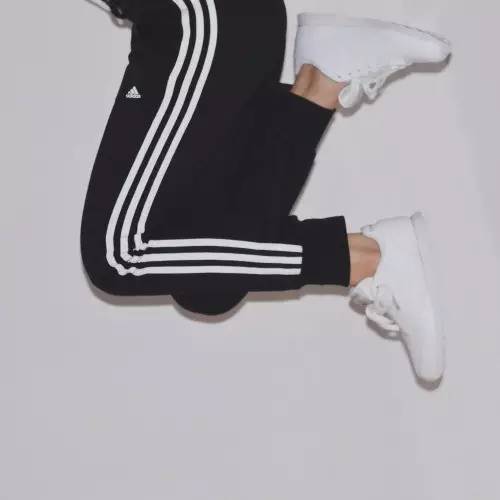 小白鞋再也不愁发黄了,换季必备小白鞋