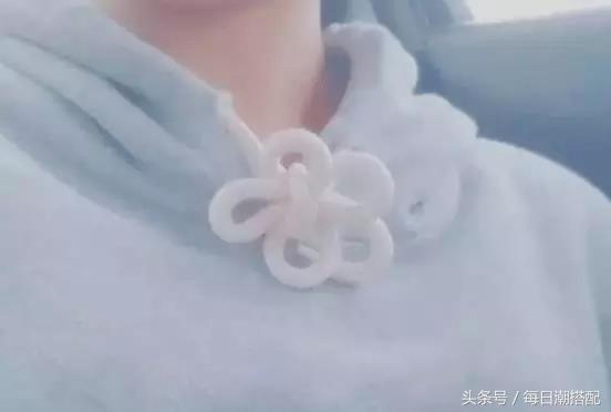 原来卫衣上的两条绳子是这么用的,卫衣里面的两根绳是干嘛用的