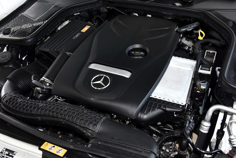 快拿小本儿记笔记，梅赛德斯凭什么连吃了四年鸡？｜张小鹅频道