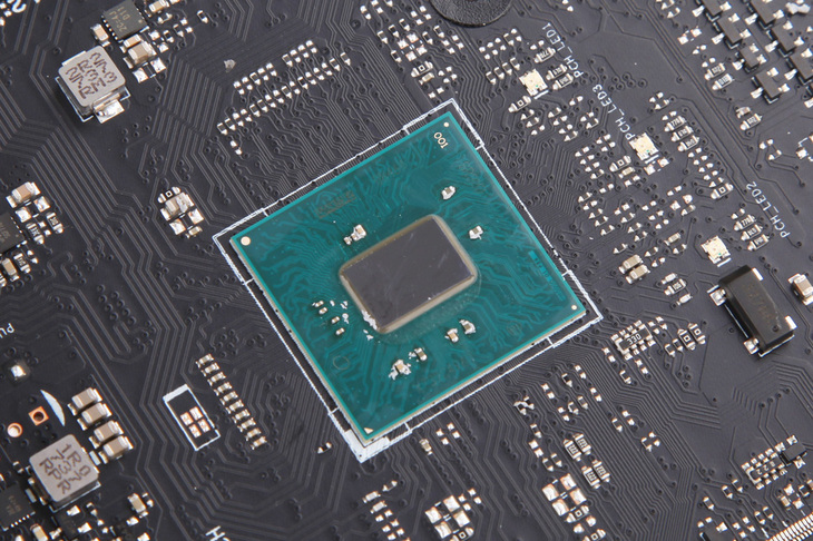 主板华硕玩家国度rog,华硕玩家国度主板亮红灯