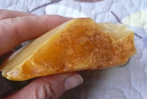 蜜蜡开料加工的直播间,顶级蜜蜡开料