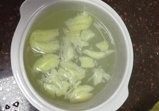 宝宝喉咙有痰，咳嗽太难受睡不着？几片叶子煮碗水，不再复发！