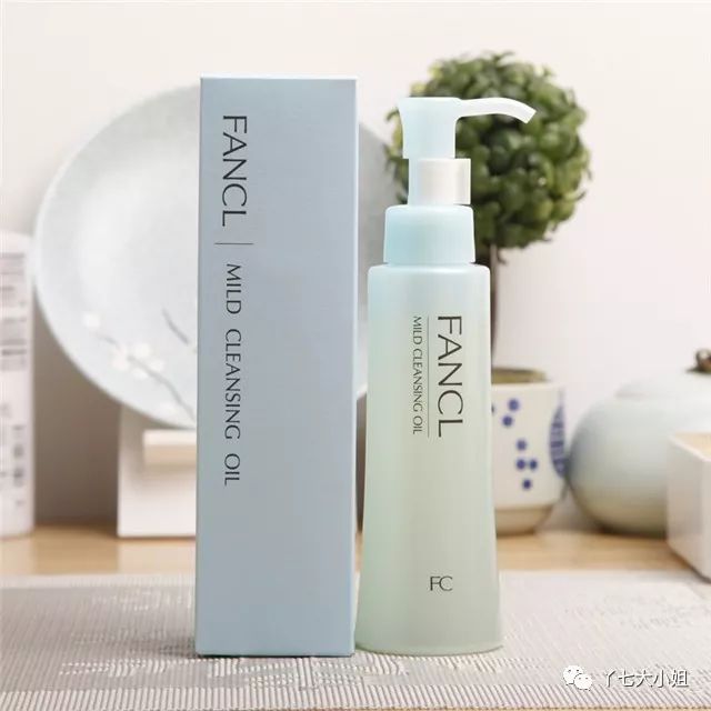 列举四种不同的肤质选择卸妆产品,哪款卸妆产品卸得干净