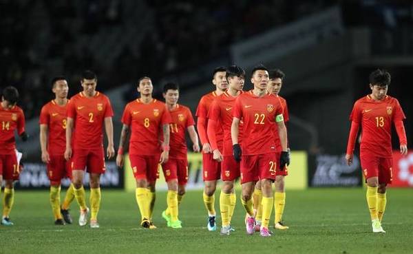 国足运气不错！逼平朝鲜，全方位处于下风球迷：中国足球没希望