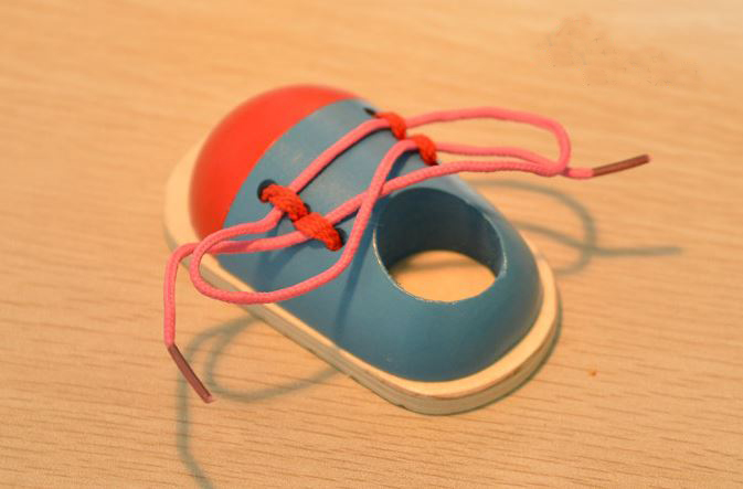 教会宝宝系鞋带的心情,如何教会你三秒系鞋带