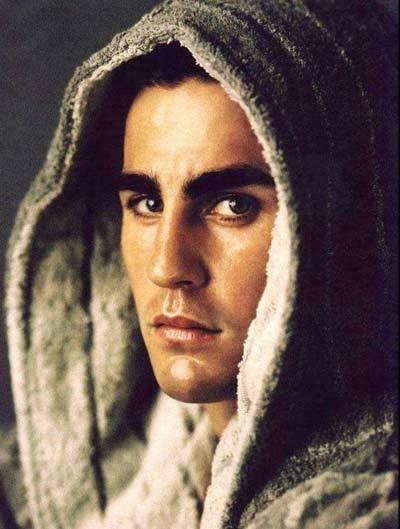 街访中国女生更愿意嫁哪国男生,你觉得中国女人怎么样