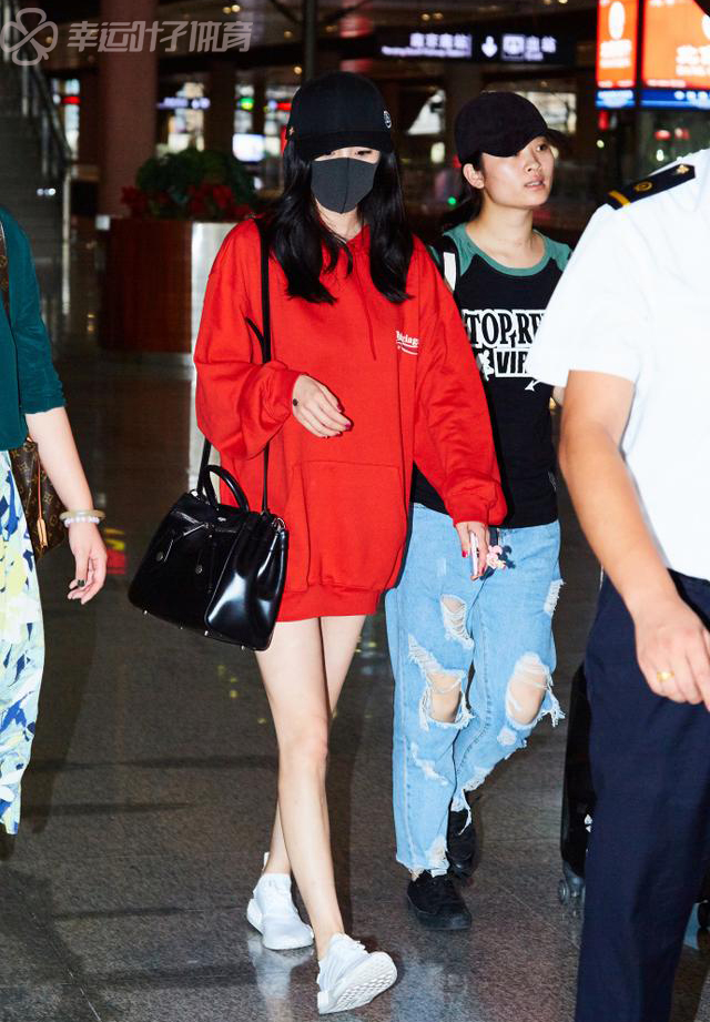 杨幂阿迪达斯冬款代言图片,杨幂adidasoriginals品牌形象代言人