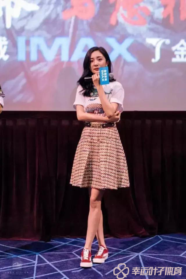 杨幂阿迪达斯冬款代言图片,杨幂adidasoriginals品牌形象代言人