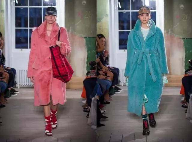 杨颖刘涛同款大衣,刘涛戚薇同台