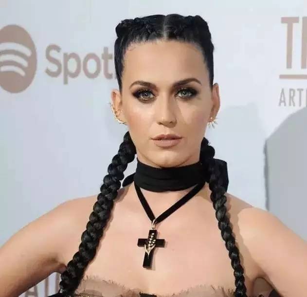 留长头发怎么给理发师说,留长头发怎么赚钱