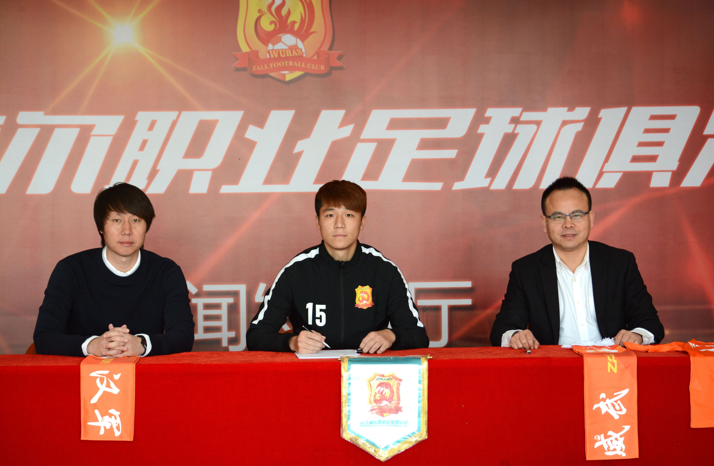 武汉卓尔球员明天最新消息,武汉卓尔埃弗拉续约