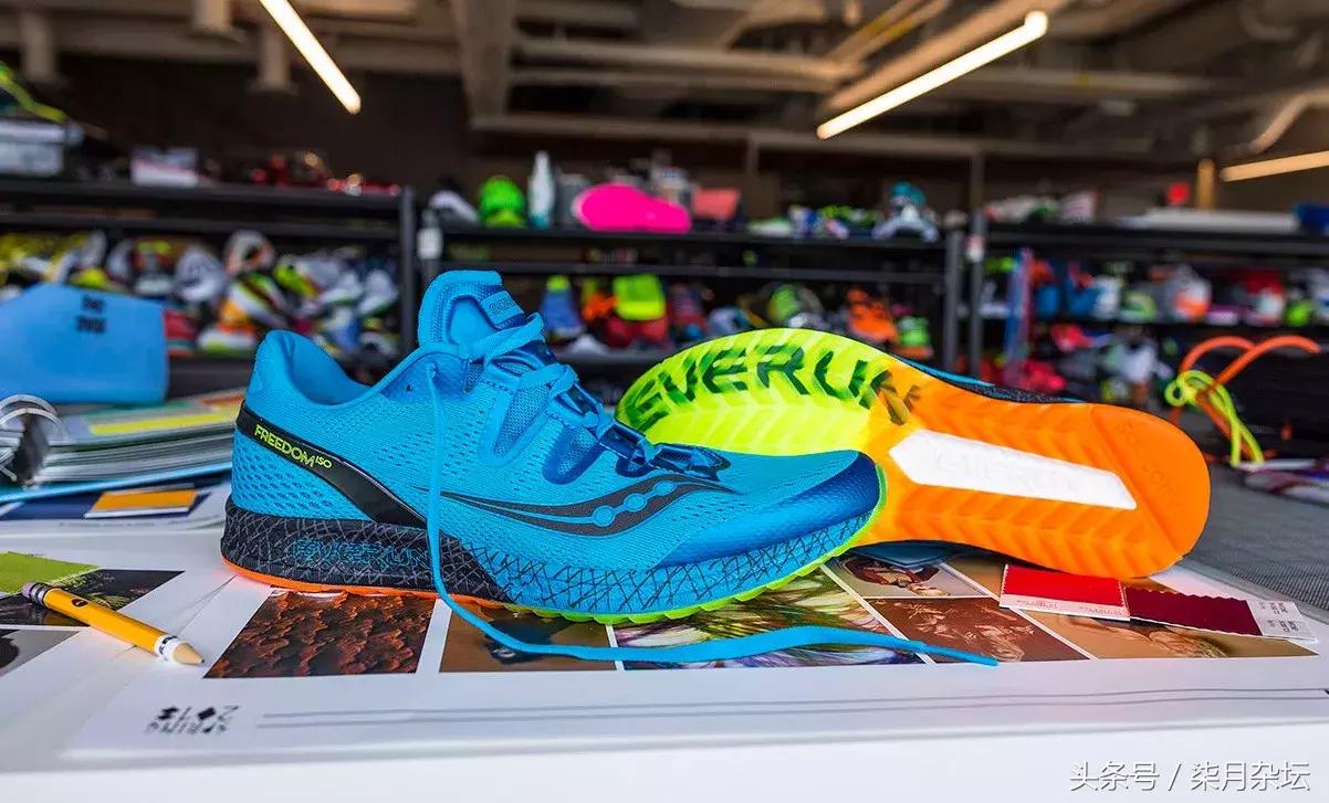 不弹的跑鞋,跑鞋中底为什么弹