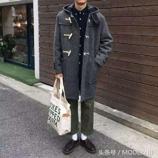 大衣的扣子怎么看上档次,大衣没有扣子怎样加扣子