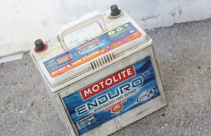 汽车蓄电池寿命一般多久更换,上门更换汽车蓄电池