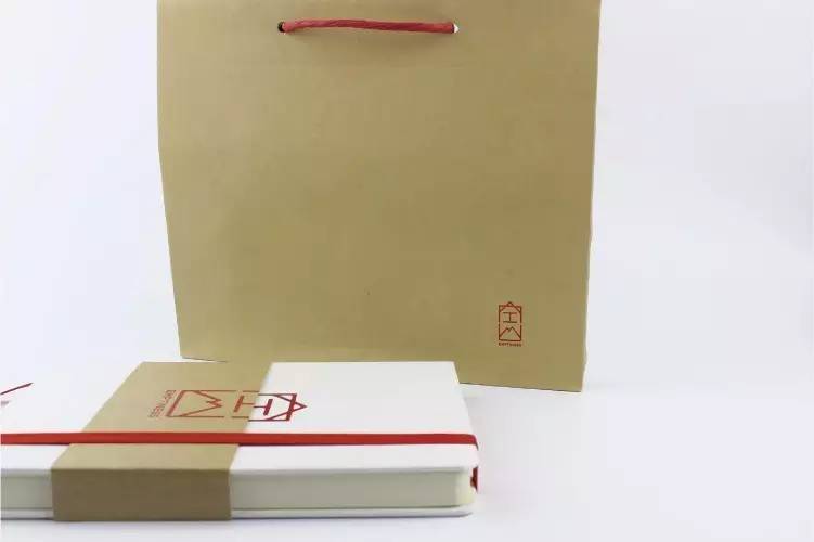 没有故事的小黑和小白