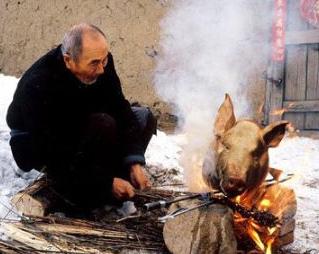 东北杀猪菜视频完整版老东北美食,东北的杀猪菜外地人吃的惯吗