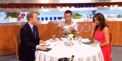 英国礼仪专家教你精致优雅发邮件,英国礼仪专家教人用刀叉