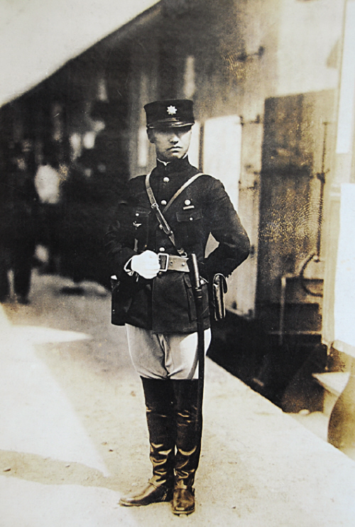 东北顶梁柱张学良完整版,东北少帅张学良赵四