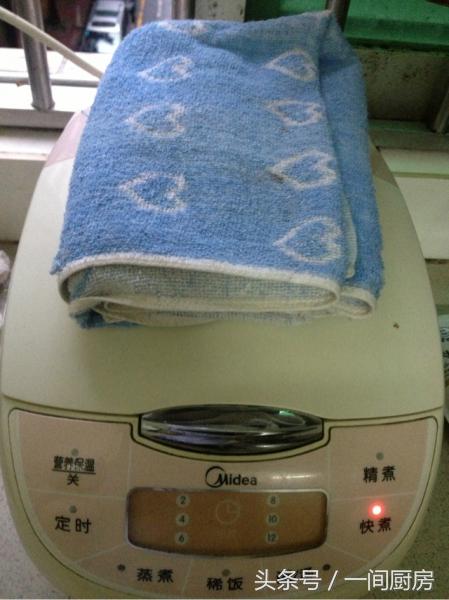 怎么用电饭锅做出蓬松柔软的蛋糕,用电饭煲做出蓬松柔软的蛋糕