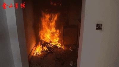 消防实验告诉你电动车火灾多可怕,消防实验一根烟头的威力