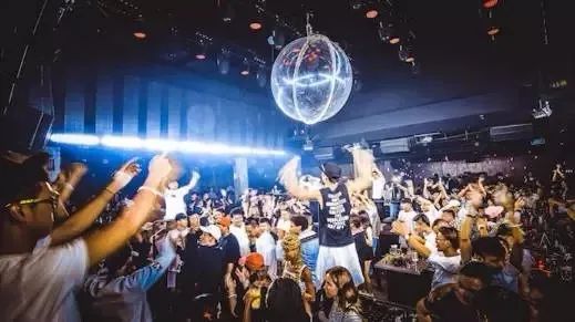 夜·苏州丨竟比书店多10倍！2000多家酒吧，不只有酒还有故事！