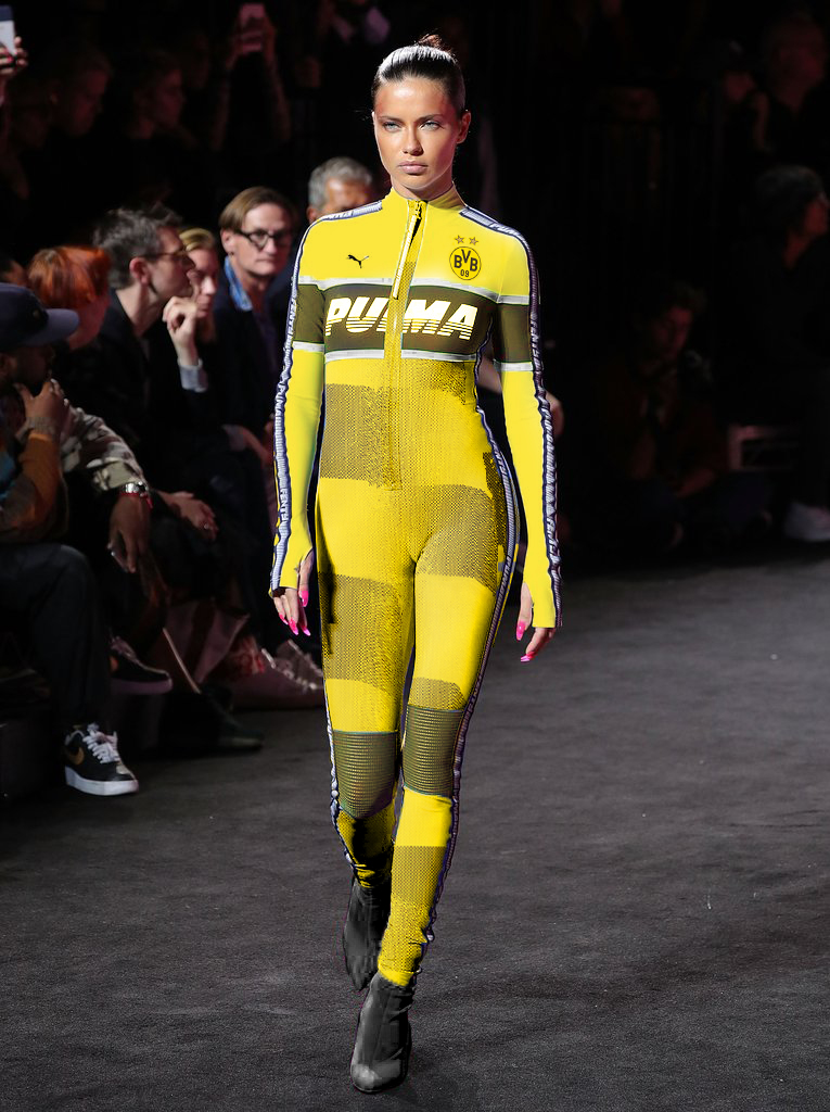 我们一不小心把这些足球队服改造成了时装周爆款……