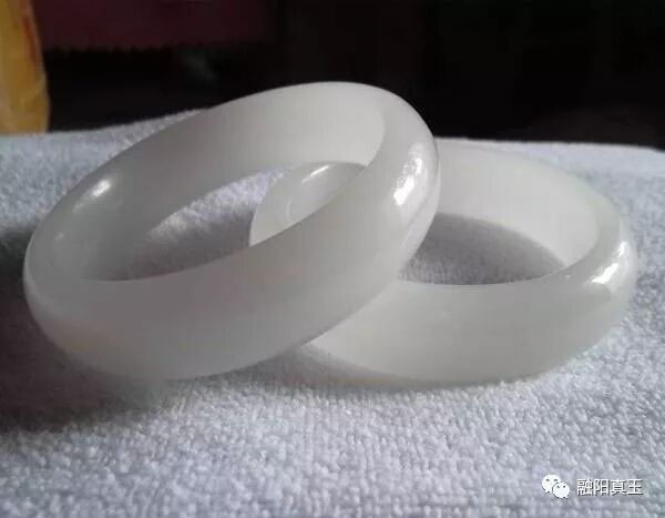 如何挑选优质和田玉石手镯,如何挑选和田玉手镯