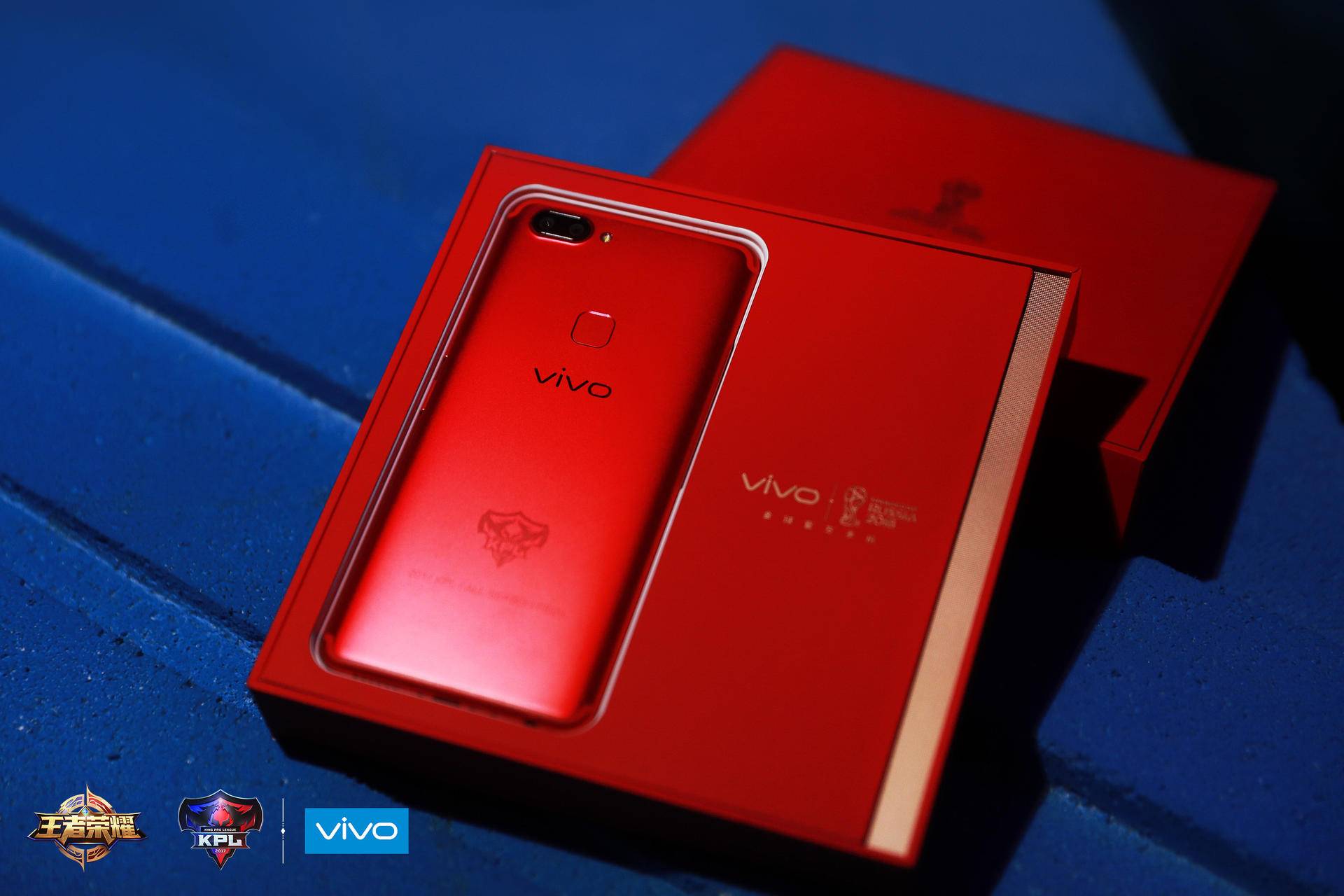 KPL三连冠，QGhappy王朝建立，除了实力还靠这款全面屏手机