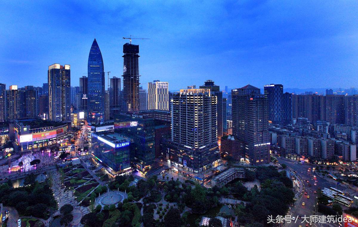 重庆地标性建筑朝天门,重庆朝天门景观楼